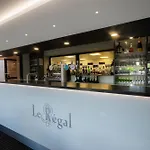 Logis Le Regal & 호텔 3*