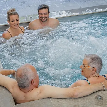 Logis Le Regal & فندق