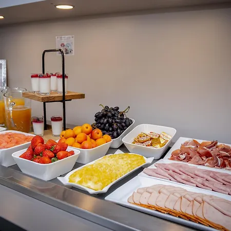 Logis Le Regal & فندق 3*