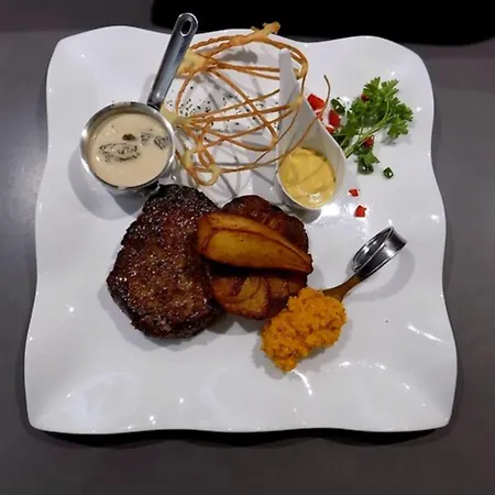 Logis Le Regal & فندق 3*