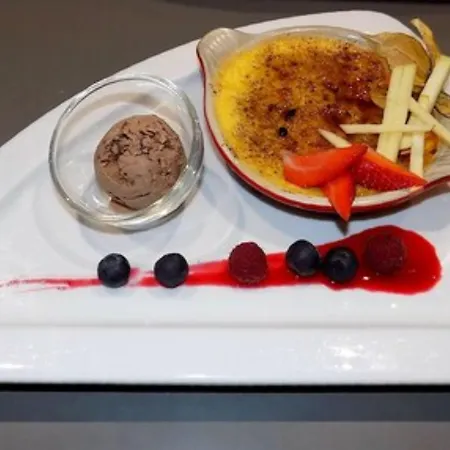 فندق Logis Le Regal &